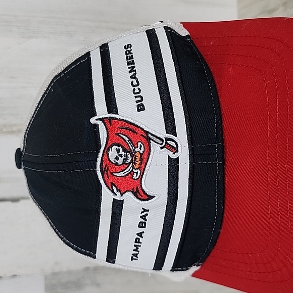 Reebok Tampa Bay Buccaneers NFL red black white baseball hat cap mesh snapback - Picture 2 of 9